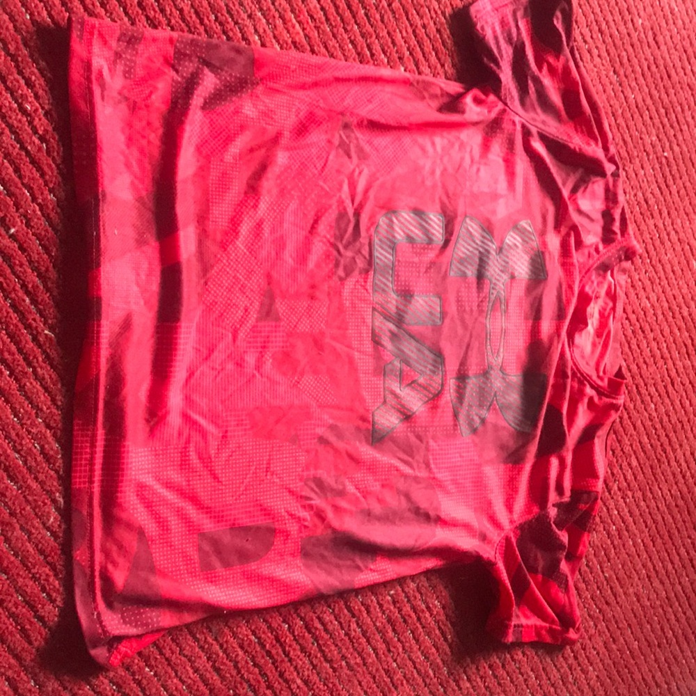 Red under armour short sleeve